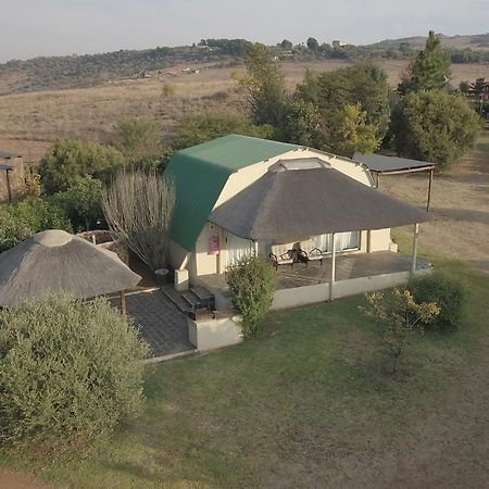 Nullarbor Cottages Магалисбург Екстериор снимка